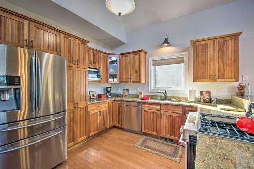 Blue Ridge Home With Mtn Views And On-site Skiing!