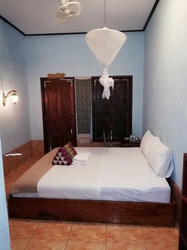 Hostal Nam Ou River Lodge