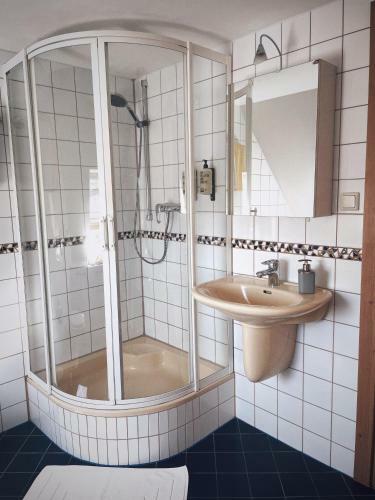 Blaufr�nkisch, Bed & Breakfast Am Weingut Sch�tzenhof