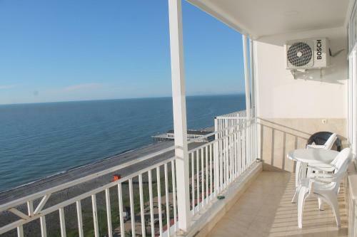 J.r Apartment In The Sea