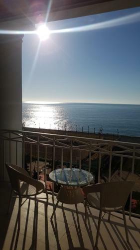 J.r Apartment In The Sea