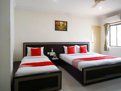 Hotel Pleasant Stays - Near Airport