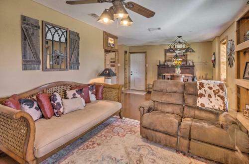 Quaint Texas Home Less Than 2 Mi To Lake Georgetown!