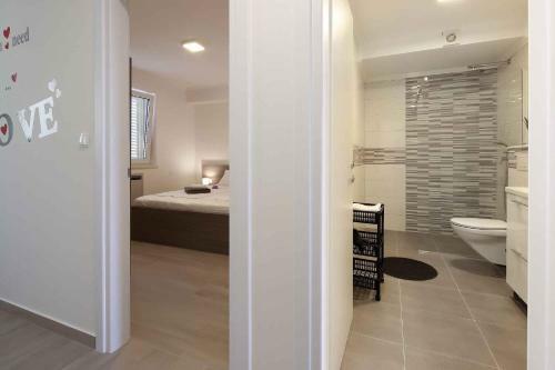 Apartment In Krk - Insel Krk 40650