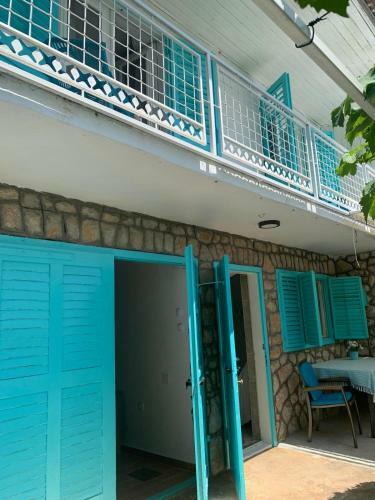 Petite House