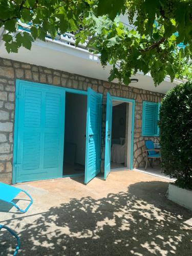 Petite House