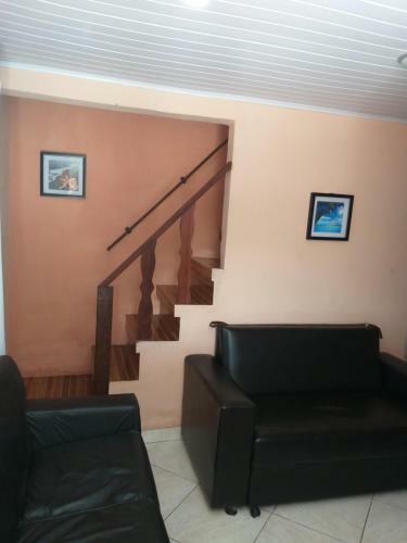 Casa Com Piscina E Churrasqueira