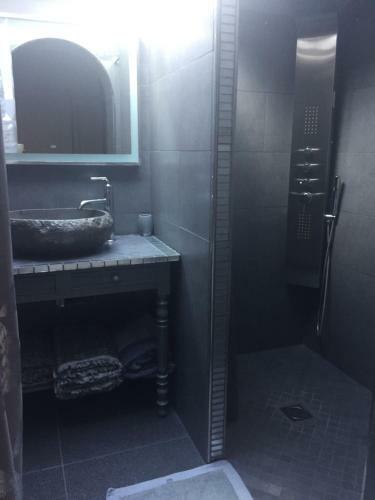 Bed & Breakfast Le Mas Des Mathes, Chambres D'h�tes, Studios