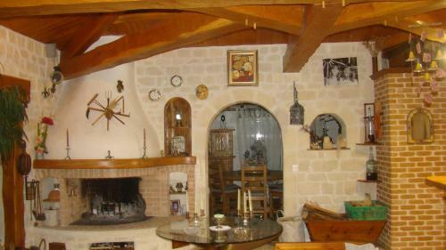 Bed & Breakfast Le Mas Des Mathes, Chambres D'h�tes, Studios