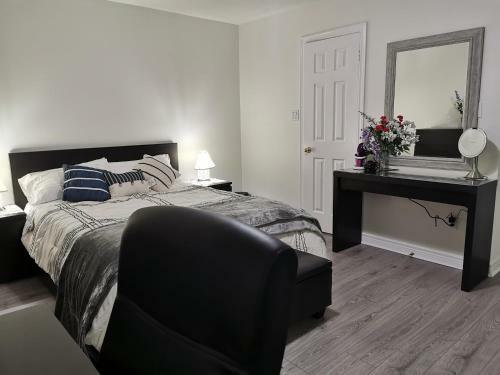 Bedroom #1 With Ensuite Washroom