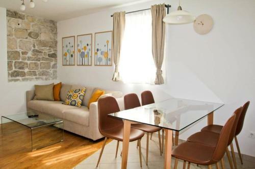 Apartamento Stone House In Omi? Old Town