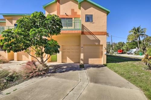 Cape Canaveral Townhome Less Than Half-mi To Beach!