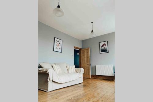 Beautiful Seafront Apartment-hastings Old Town 2+2