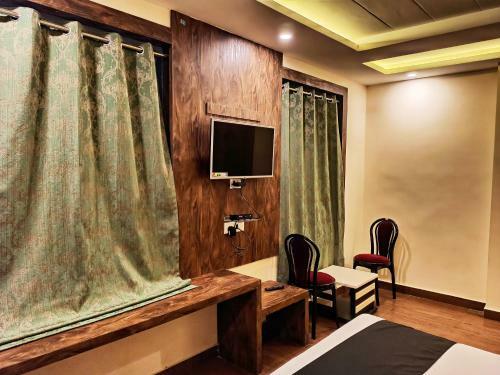 Hotel Janki Inn - Hotel In Sigra