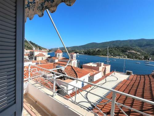 Villaki Poros House