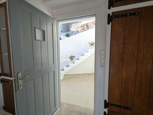 Villaki Poros House