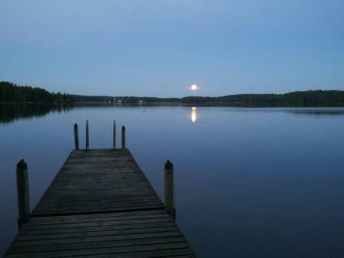 Antinkallio Lakeside Cape