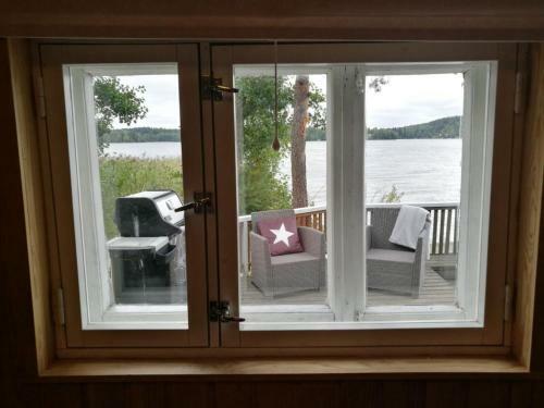 Antinkallio Lakeside Cape