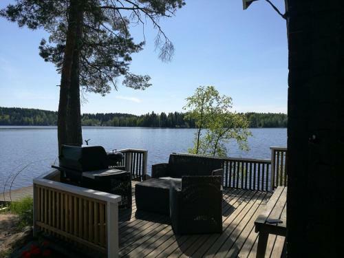Antinkallio Lakeside Cape