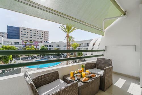 Optimist, Apartament Las Americas