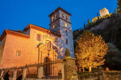 Apartamento Frente A La Alhambra