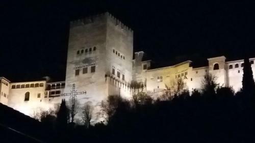 Apartamento Frente A La Alhambra