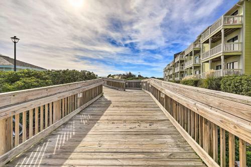 Apartamento Oceanside Emerald Isle Condo, Steps To Beach!