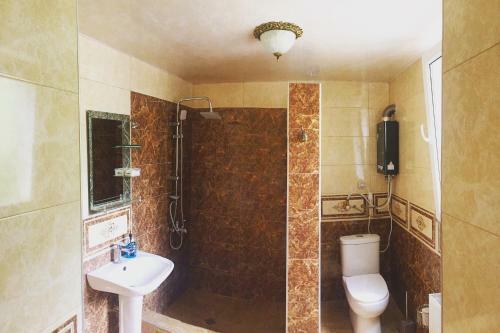 Hostal Guest House On Tamar Mepe 3