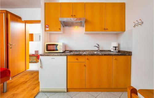 Awesome Apartment In Barbat Na Rabu With Wifi