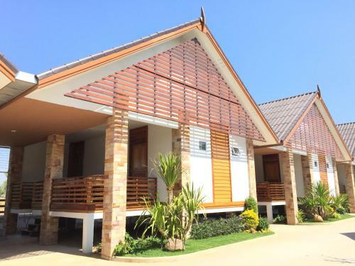 Hotel Ruentara Resort & Villa Buriram