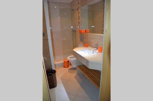 Moradia Fant�stica Com Piscina A 5 Min Da Praia