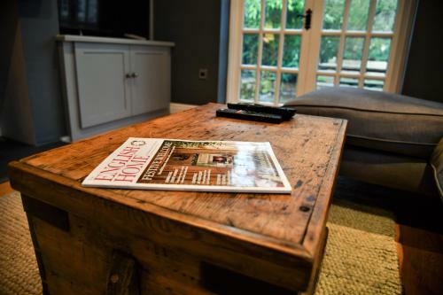 Country Chic In Unique English Village