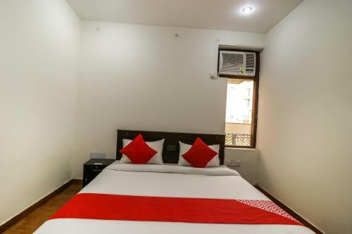 Oyo 28749 Hotel Atharv
