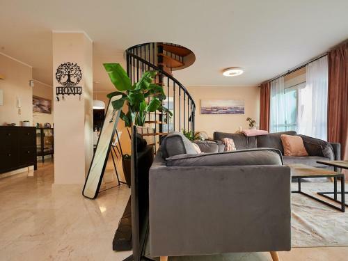 Apartamento Stylish Golfdel Sur Penthouse