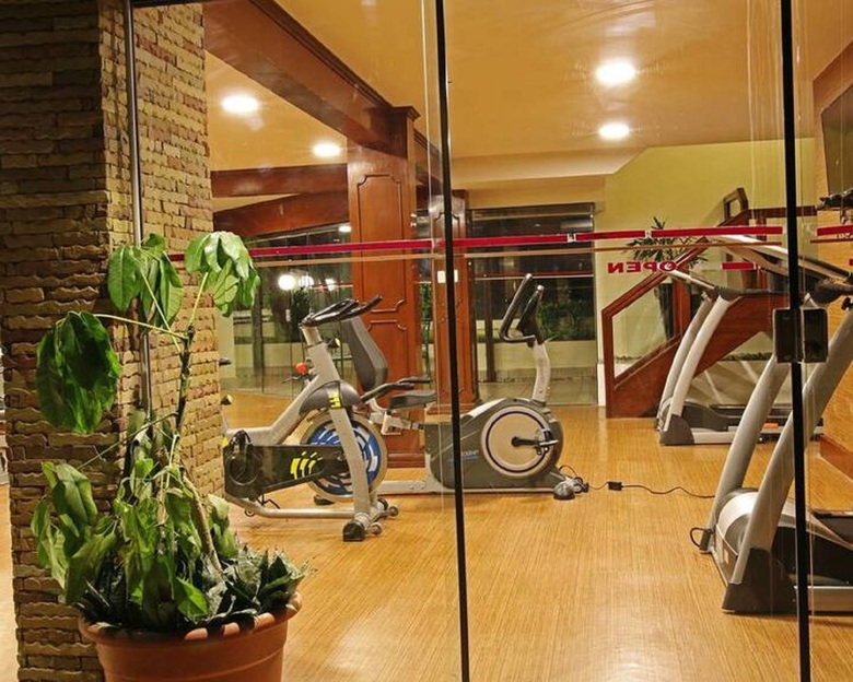 Yotau All Suites Hotel
