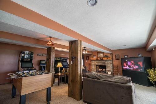 A Slopeside Getaway Hot Tub Pool Table Arcade Games