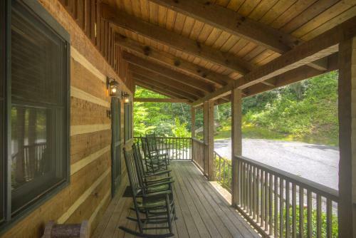 Altitude Adjustment - Seven Devils Cabin With Hot Tub, Pet Friendly, Fireplace