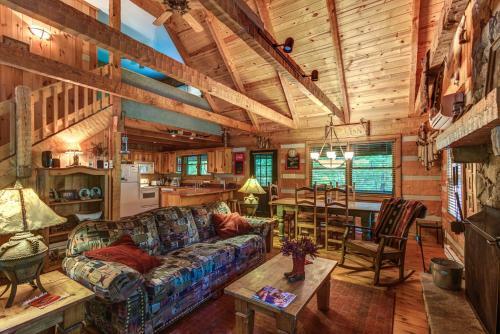Altitude Adjustment - Seven Devils Cabin With Hot Tub, Pet Friendly, Fireplace