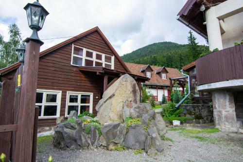 Hostal Pension Csom�d