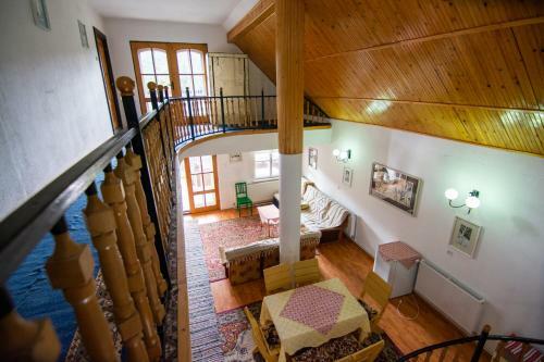 Hostal Pension Csom�d