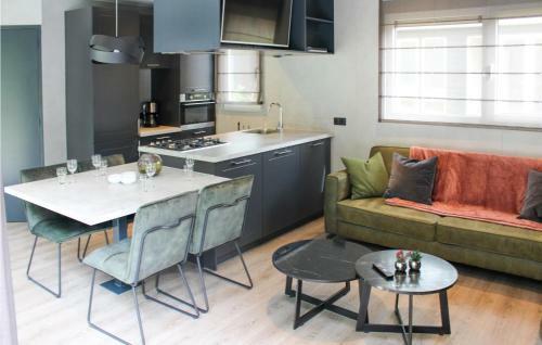 Amazing Home In Epe With Wifi And 3 Bedrooms