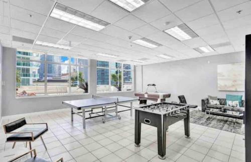 Amazing Condo With Free Parking In Brickell Miami