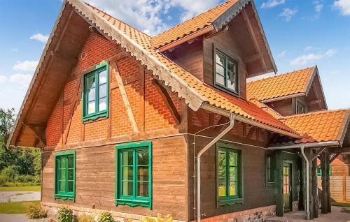 Awesome Home In Gizycko With 4 Bedrooms
