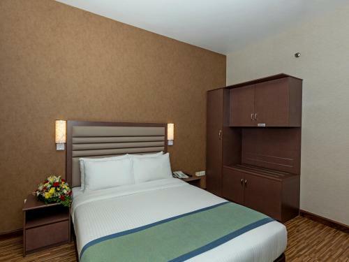 Florida International Hotel
