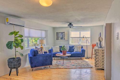 Chic Bungalow With Backyard Oasis 2 Mi To Dtwn