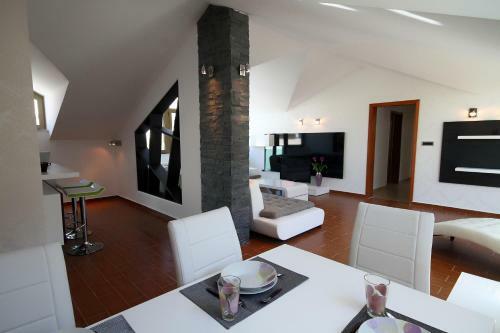 Hostal Domador Rooms & Apartments