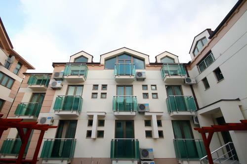 Hostal Domador Rooms & Apartments
