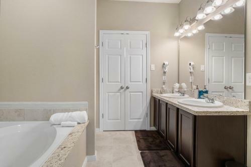 Apartamento 2 Bedroom House - King Bed - 10 Mins From Iah