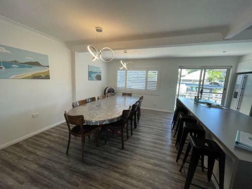 Beach & Bay Holiday Rental - Nelson Bay