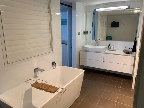 Beach & Bay Holiday Rental - Nelson Bay